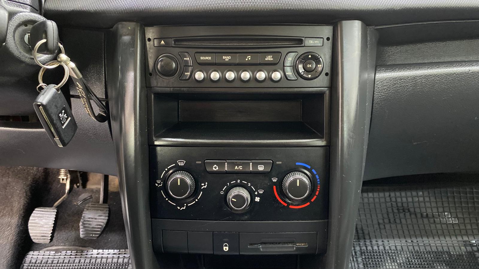 PEUGEOT 207 11